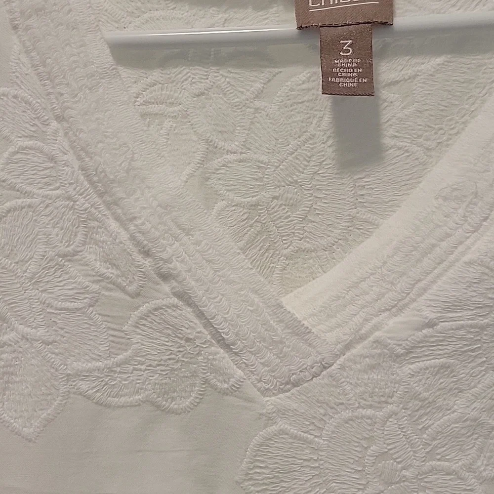Pull-over white blouse. Chico's white, intricate detailed embroidery - Picture 6 of 7